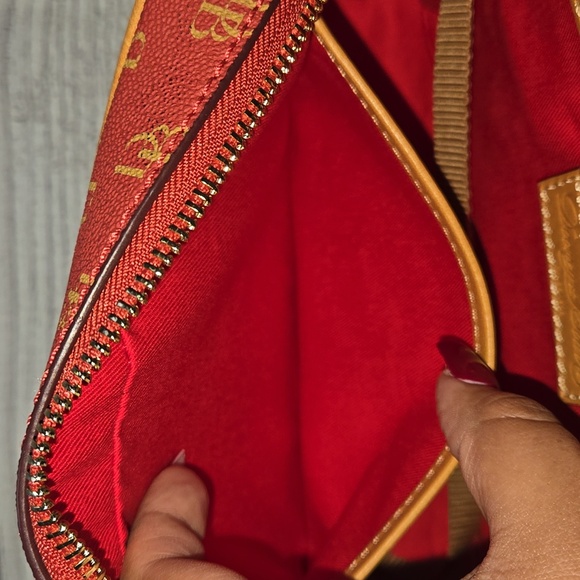 Dooney & Bourke Women's Loni Signature Logo Crossbody Bag Red/Tan NWOT - Picture 12 of 16